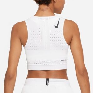 nike white cropped tank top